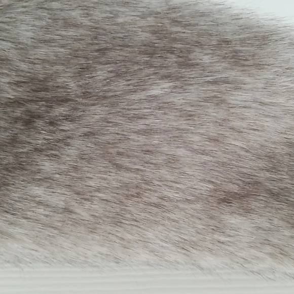 Faux Fur Shawl - Picture 2 of 6